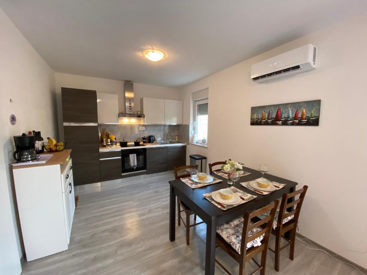 Spacious Apartment Close To The Sea In Split Area Kaštela 外观 照片