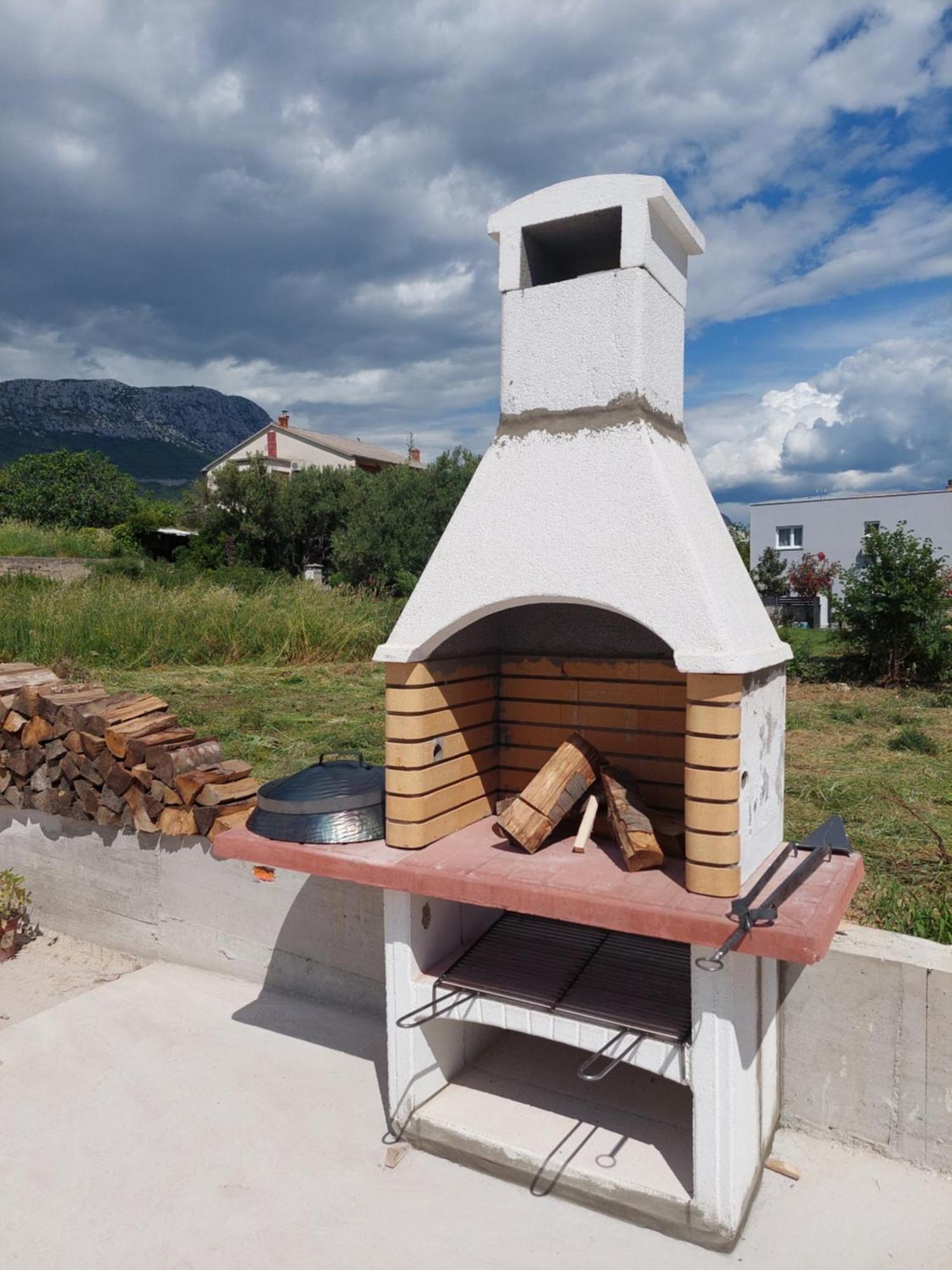 Spacious Apartment Close To The Sea In Split Area Kaštela 外观 照片
